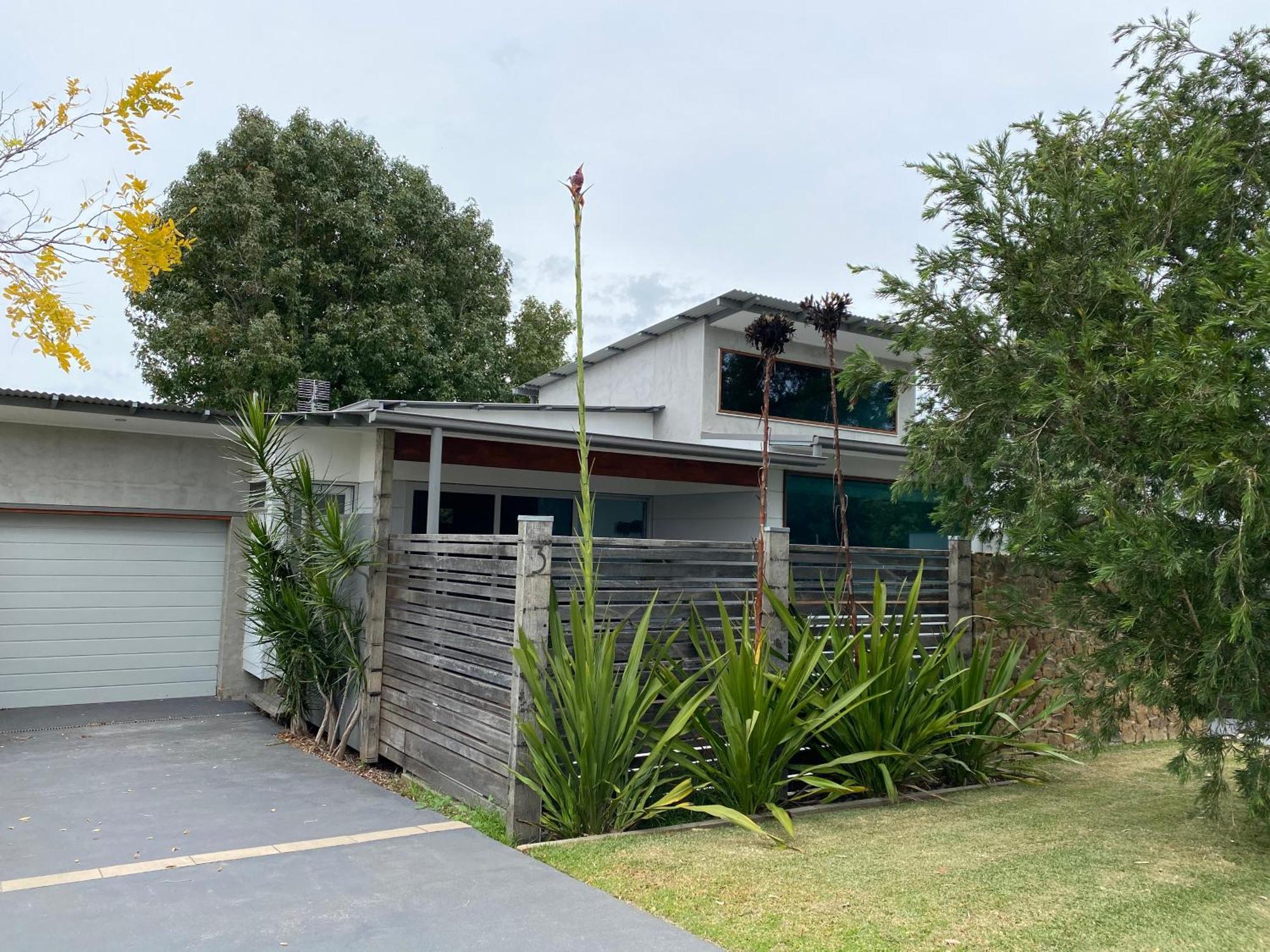 Worrowing Jervis Bay Hotel Huskisson Exterior photo